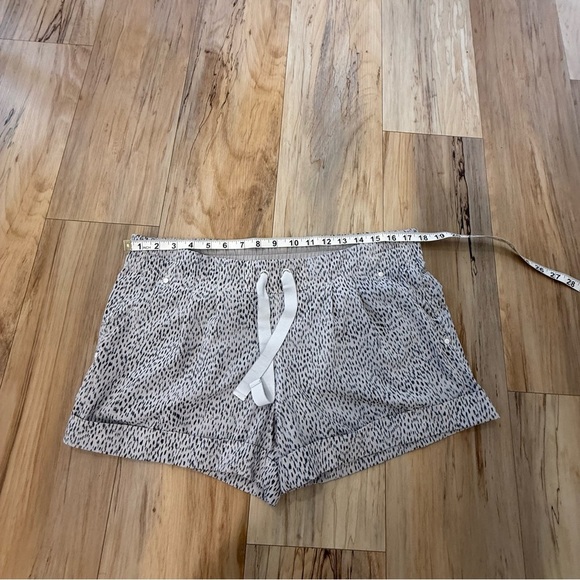 Lululemon Women’s Spring Break Away Shorts Dottie Dash White Black Grey - Picture 8 of 11